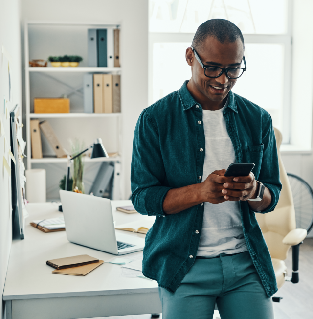 Uma plataforma para simplificar a gestão de contas do Google Workspace, permitindo que seus usuários criem as próprias contas Google no domínio da organização, realizem a recuperação de senhas e solicitem novas contas institucionais e grupos.